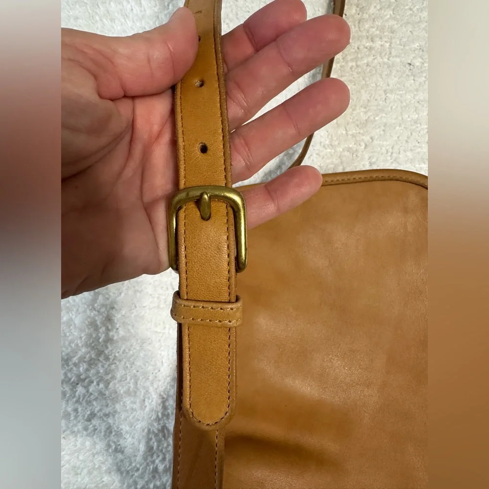 The Coach Lightweights Collection 4050 Vintage Leather Bag - Picture 12 of 17